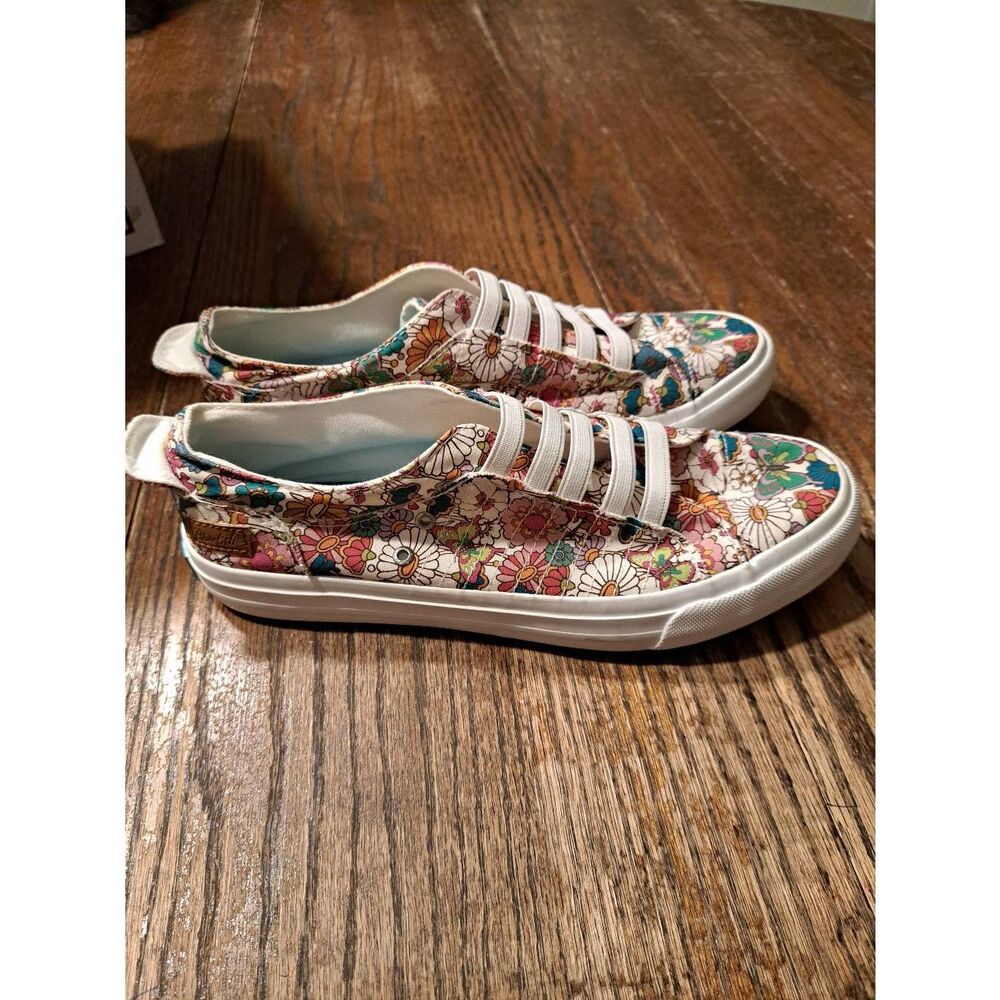 New Blowfish Malibu Slip-On Floral Butterfly Canvas Shoes Size 9 Sneakers Casual - Picture 2 of 6